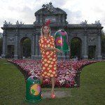 Agatha Ruiz de la Prada posando