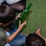 niños reciclando