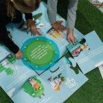 niños aprendiendo hábitos de reciclaje