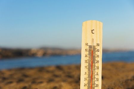 termometro mostrando el aumento de temperatura