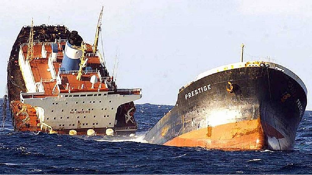 barco prestige hundiéndose