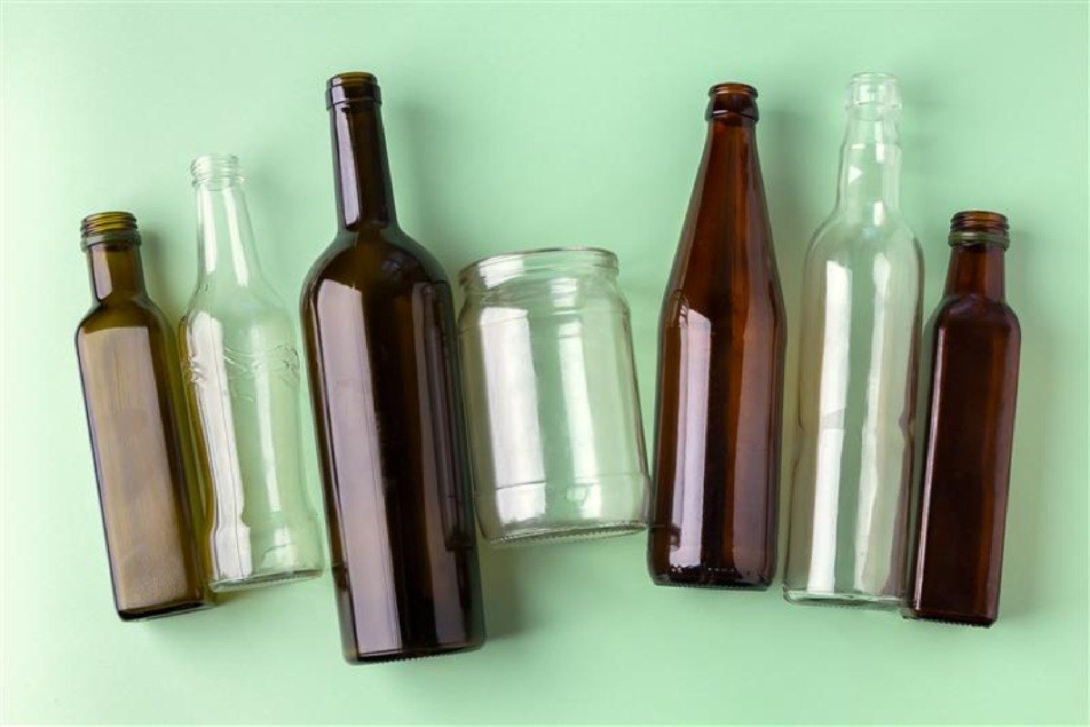botellas y botes de vidrio para reciclar