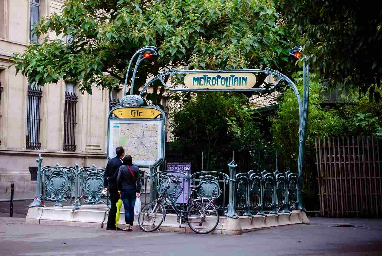 parada metro metropolitan en paris